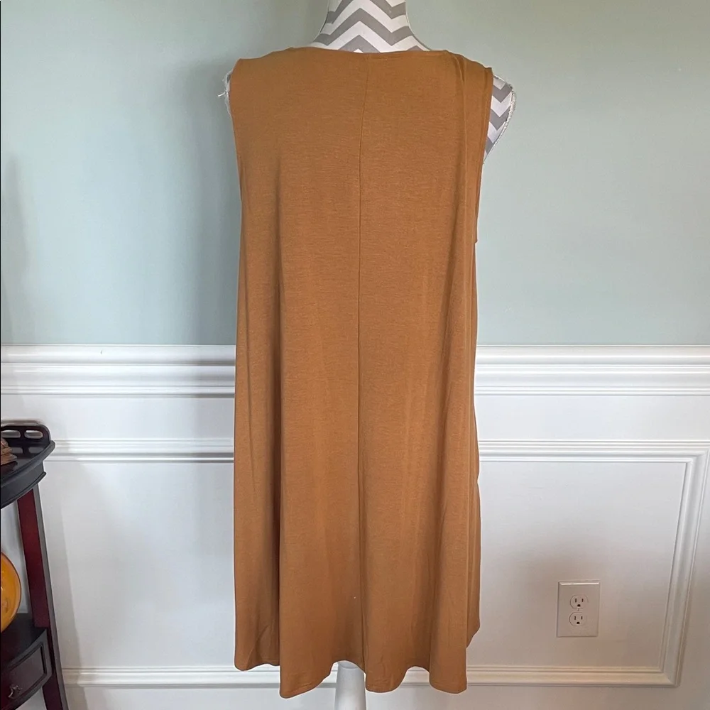 LTX SPORTSWEAR Sleeveless Shift Dress in Warm Camel Size XL
